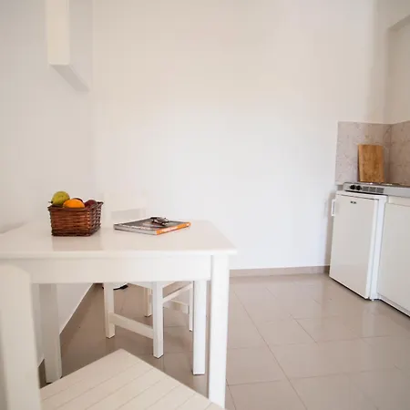 Giosifaki Pensión Vári